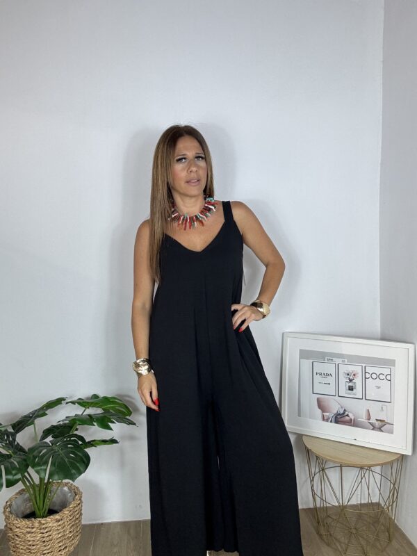 Mono  Larisa